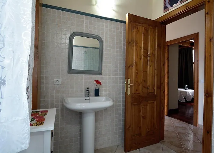 Nelida Peace Lovers Vegueta By Pvl