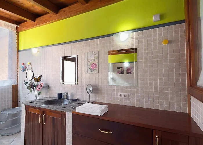 Nelida Peace Lovers Vegueta By Pvl * La Vegueta